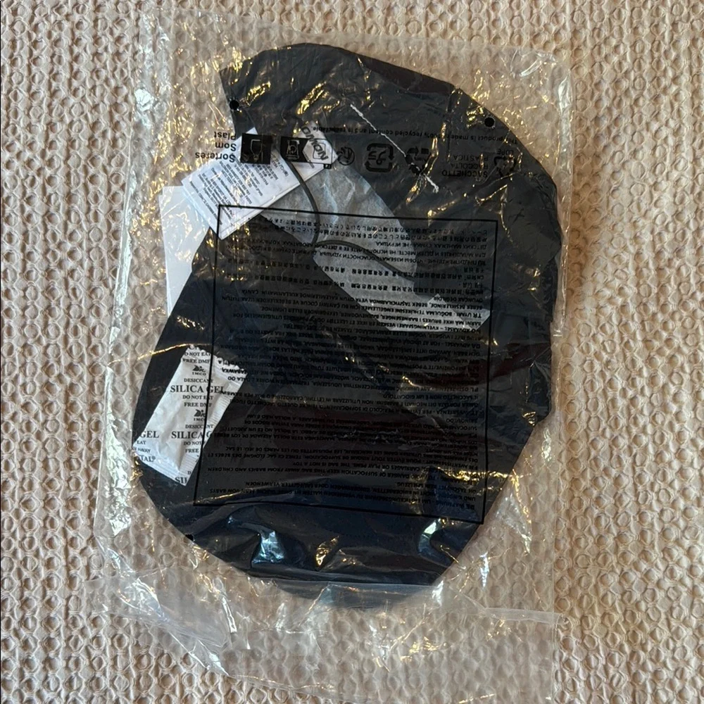 Salomon MM6 Margiela Cap - Picture 3 of 3